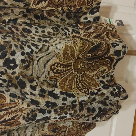 J Ⓜ️ JM Collection Top - Picture 5 of 13